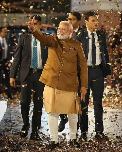 प्रधानमंत्री मोदी ने बनाया सबसे लंबे समय तक सरकार चलाने का नया रिकॉर्ड, नेताओं ने दी बधाई