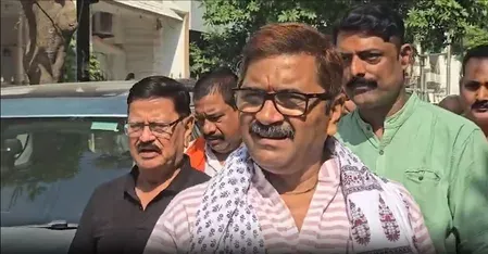 वाराणसी में BJP विधायक नीलकंठ तिवारी का 'वॉक विद जनता' अभियान, मोदी के ऊर्जा-बचत संदेश को जन-जन तक पहुँचाने की मुहिम