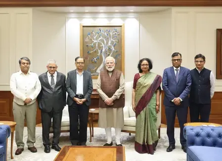प्रधानमंत्री मोदी ने 16वें वित्त आयोग के प्रतिनिधिमंडल से मुलाकात की
