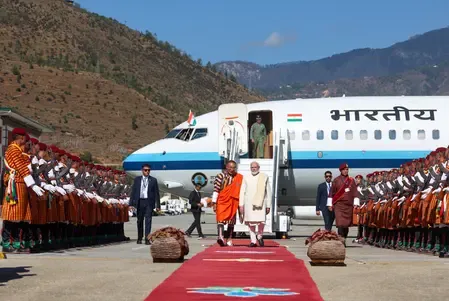 प्रधानमंत्री मोदी ने भूटान में गर्मजोशी भरे स्वागत के लिए जताया शेरिंग तोबगे का आभार