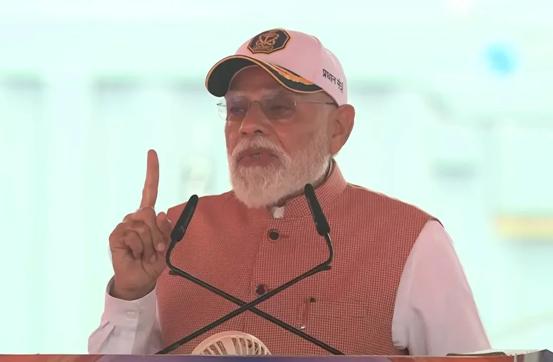 तीन स्वदेशी युद्धपोत नौसेना में शामिल: मोदी ने कोलकाता में आईएनएस दूनागिरी, अग्रय और संशोधक किए कमीशन