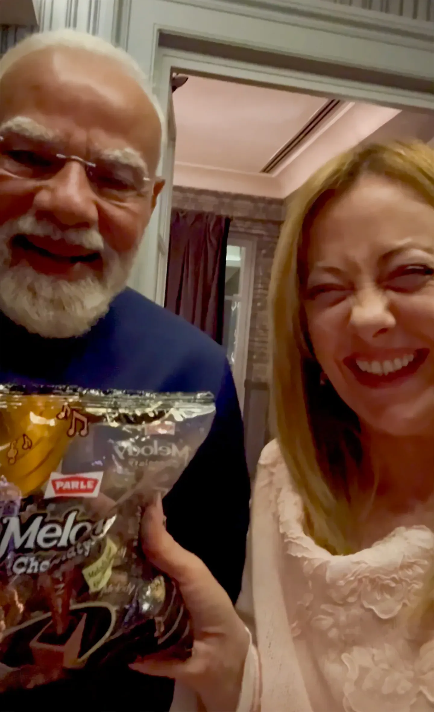 PM मोदी ने इटली की PM मेलोनी को भेंट की 'मेलोडी' टॉफी, रोम में दिखी दोनों नेताओं की गर्मजोशी