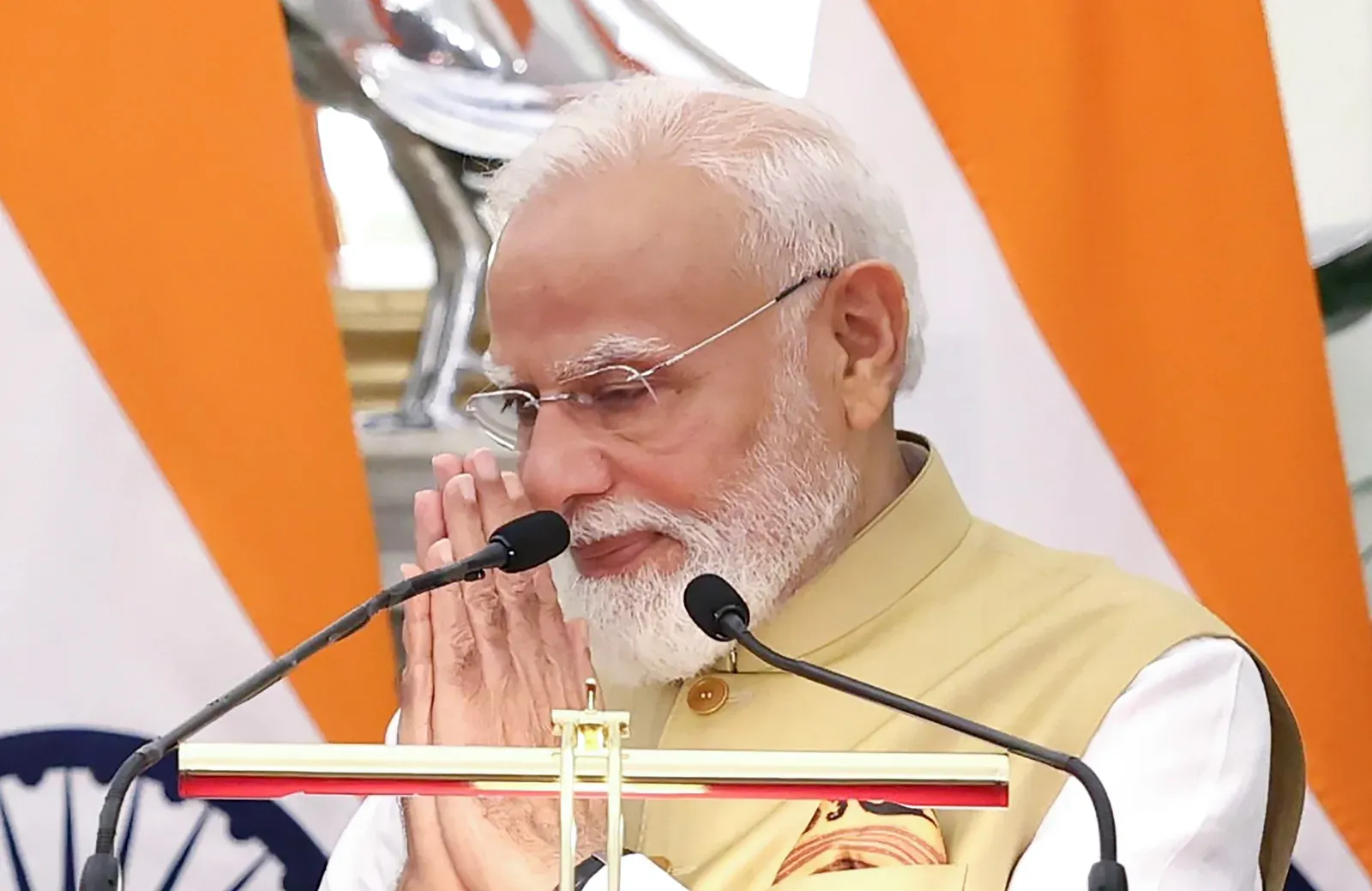 स्वामी विवेकानंद पुण्यतिथि: PM मोदी, राजनाथ सिंह समेत कई केंद्रीय मंत्रियों ने किया नमन