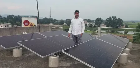 प्रधानमंत्री सूर्य घर योजना बनी बलरामपुर की नई ऊर्जा क्रांति, लाभार्थी रोहित को बिल के बोझ से राहत