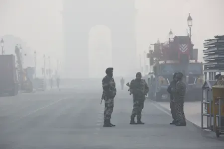 एनसीआर में प्रदूषण की मार : एक्यूआई 400 के पार, स्मॉग की मोटी चादर से ढका इलाका 