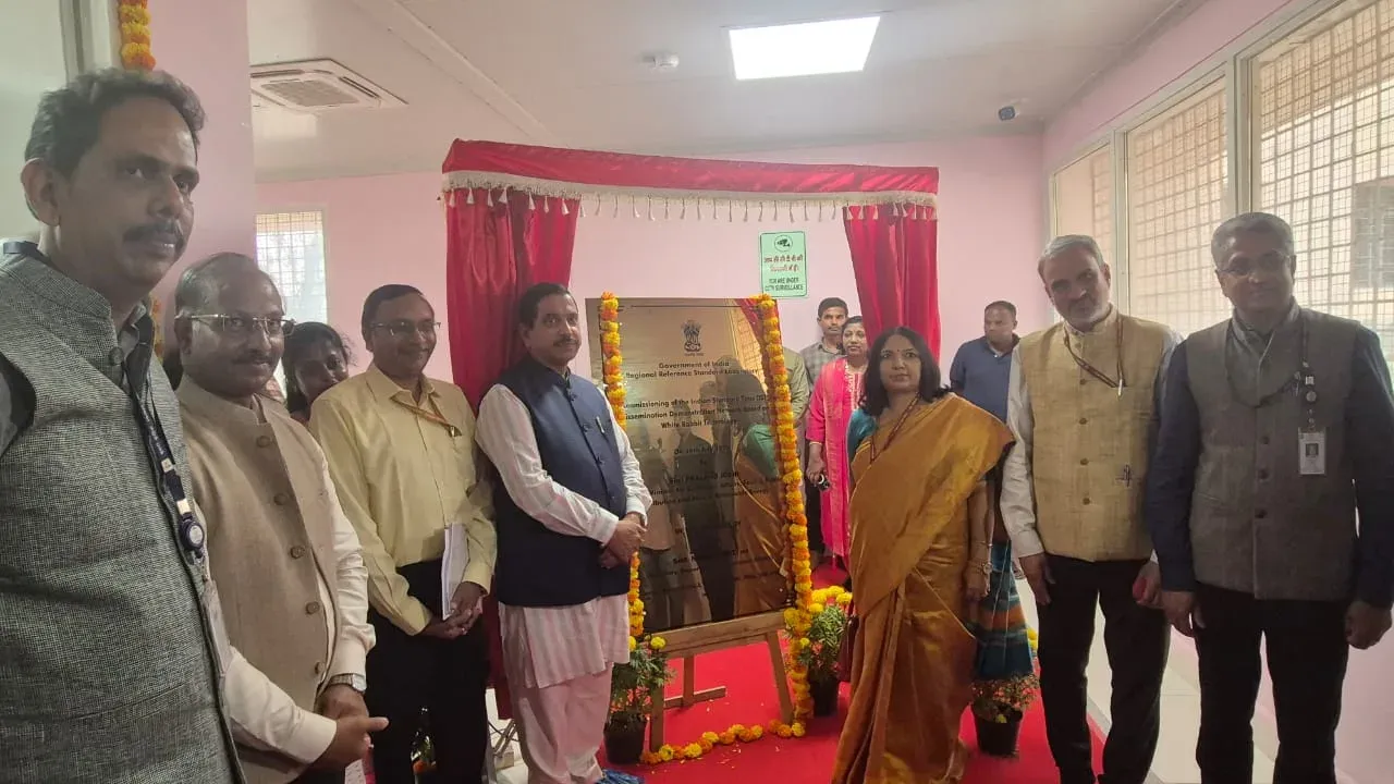 प्रल्हाद जोशी ने बेंगलुरु में व्हाइट रैबिट टेक्नोलॉजी आधारित IST नेटवर्क का उद्घाटन किया, GPS निर्भरता होगी खत्म