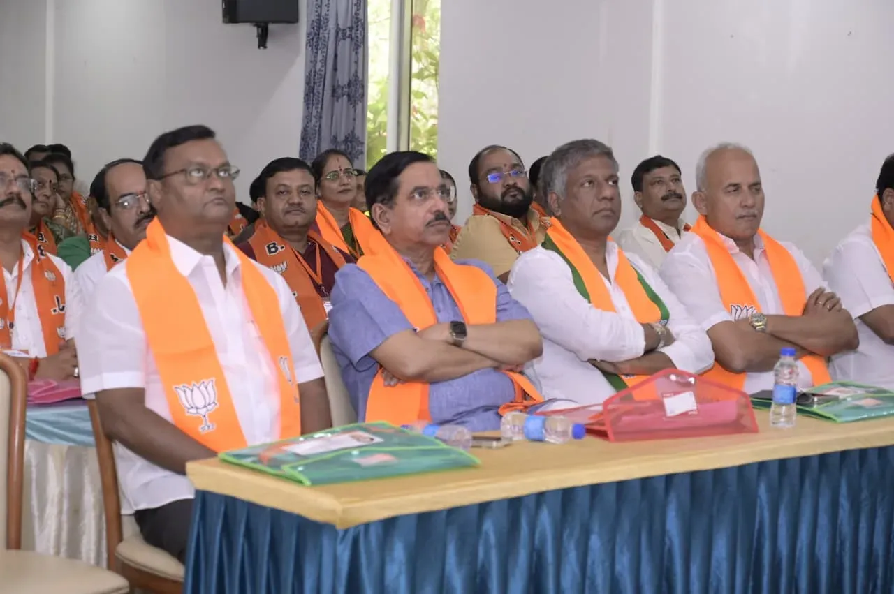 Pralhad Joshi Attends Mann Ki Baat Listening Event in Dandeli