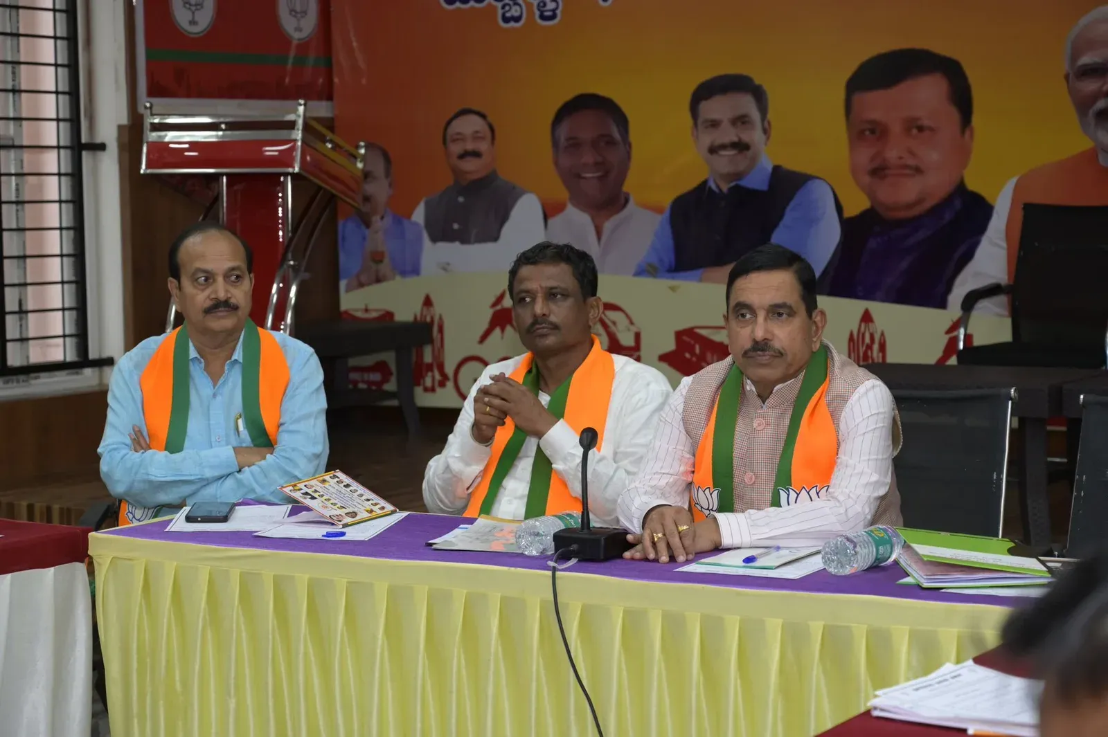 Pralhad Joshi chairs BJP SIR meeting in Hubballi