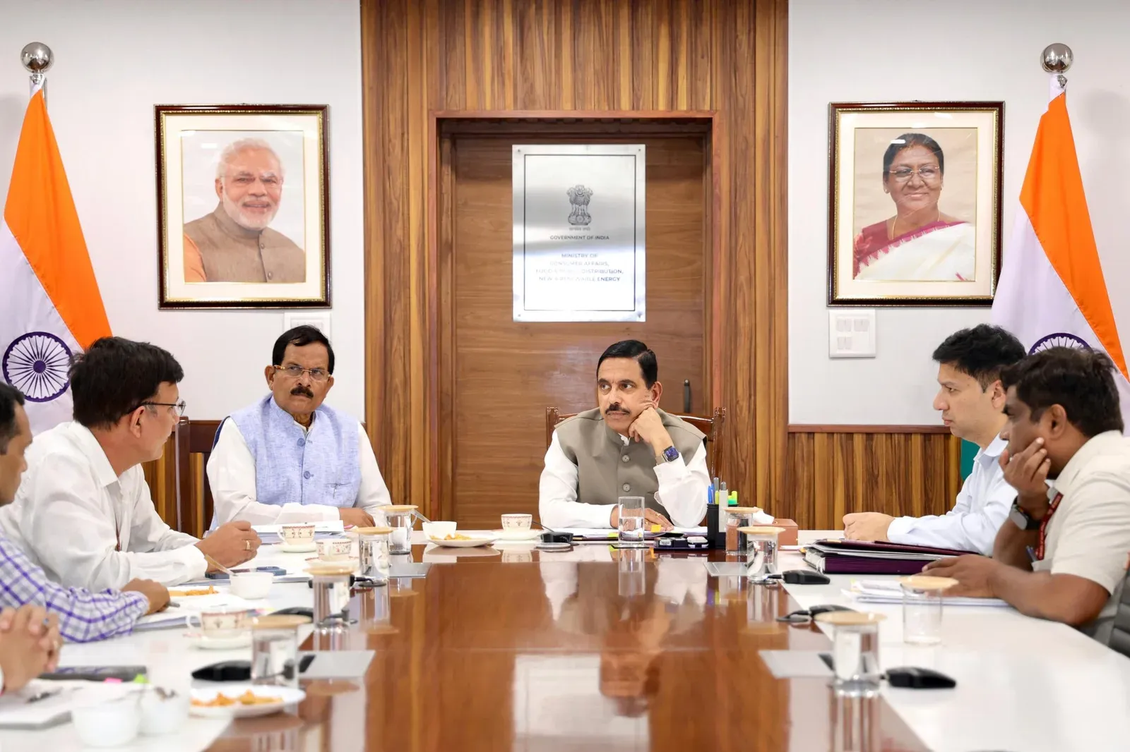 Pralhad Joshi Chairs MNRE Meet on Wind Sector Roadmap