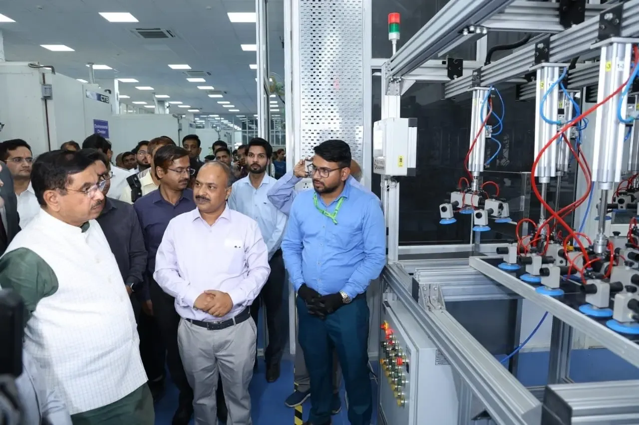 Pralhad Joshi Unveils Solar PV Testing Facility to Enhance Green Energy Initiatives