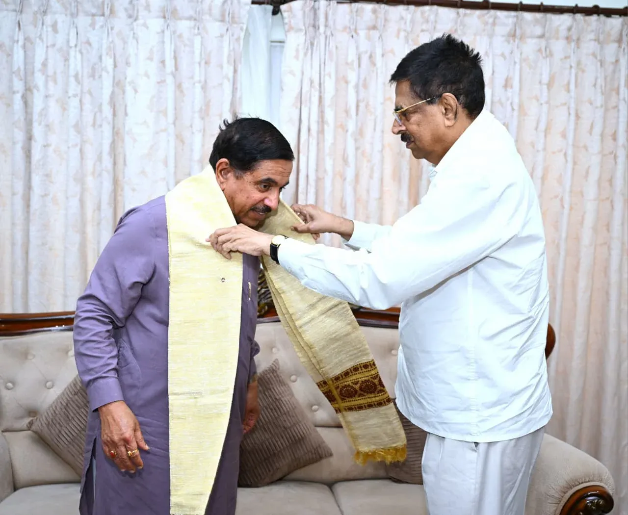 Pralhad Joshi Meets Odisha Governor on Development Issues