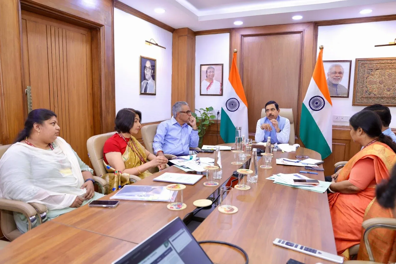 Pralhad Joshi Reviews FCI Personnel Practices, Pushes Data-Driven Reforms