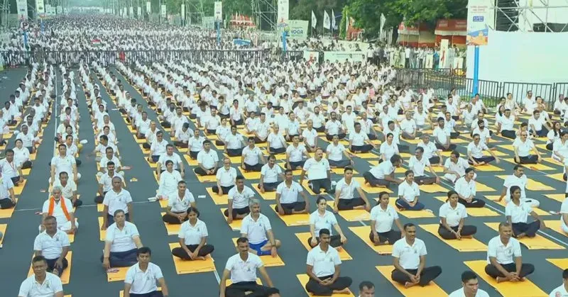 Pralhad Joshi Shares Live: PM Modi at 12th Yoga Day in Kolkata