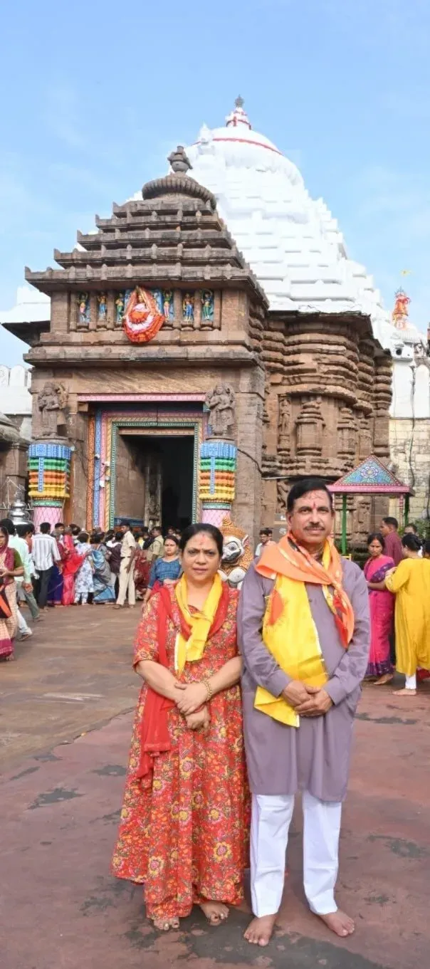Pralhad Joshi visits Jagannath Temple, prays for nation