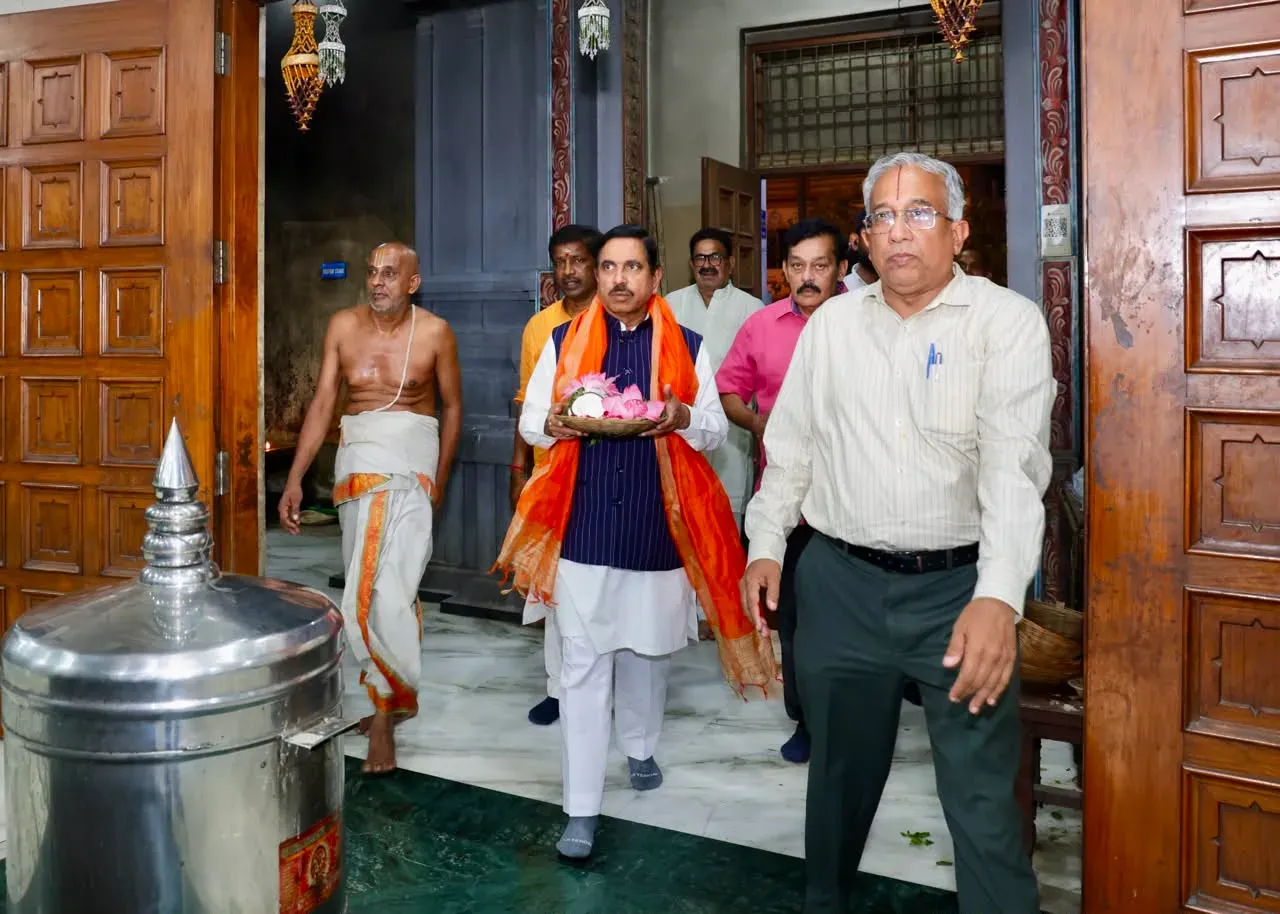 Pralhad Joshi visits Narasimha temple in Delhi for PM Modi