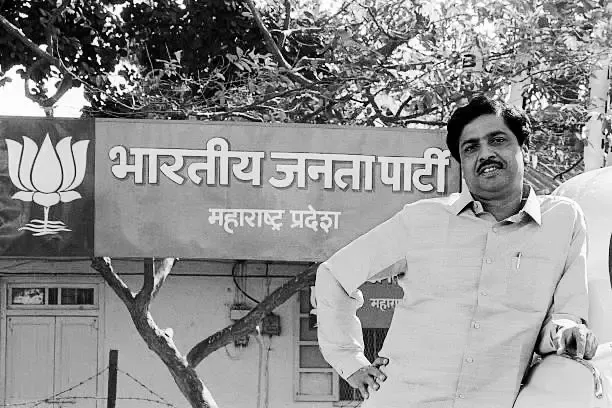 क्या प्रमोद महाजन थे वाजपेयी के 'अटल संकटमोचक' और 'चाणक्य'?