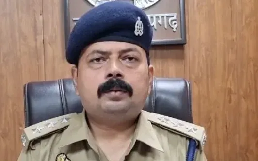उमर अहमद के काफिले की दो लग्जरी कारें जब्त, टोल प्लाजा पर हत्या के प्रयास का मुकदमा दर्ज