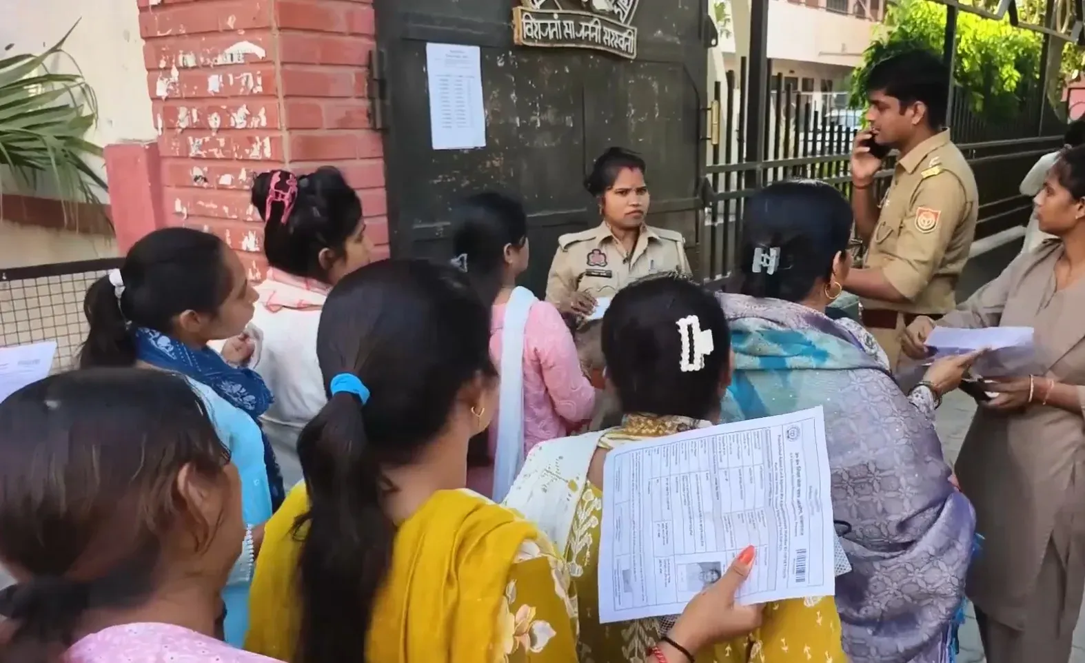 यूपीटीईटी 2026 का अंतिम दिन: 3,78,655 अभ्यर्थी परीक्षा में, 26 सॉल्वर पहले ही गिरफ्तार