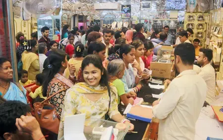 अमेरिका-ईरान तनाव के बीच कीमती धातुओं पर दबाव, सोना 0.50 प्रतिशत से ज्यादा फिसला