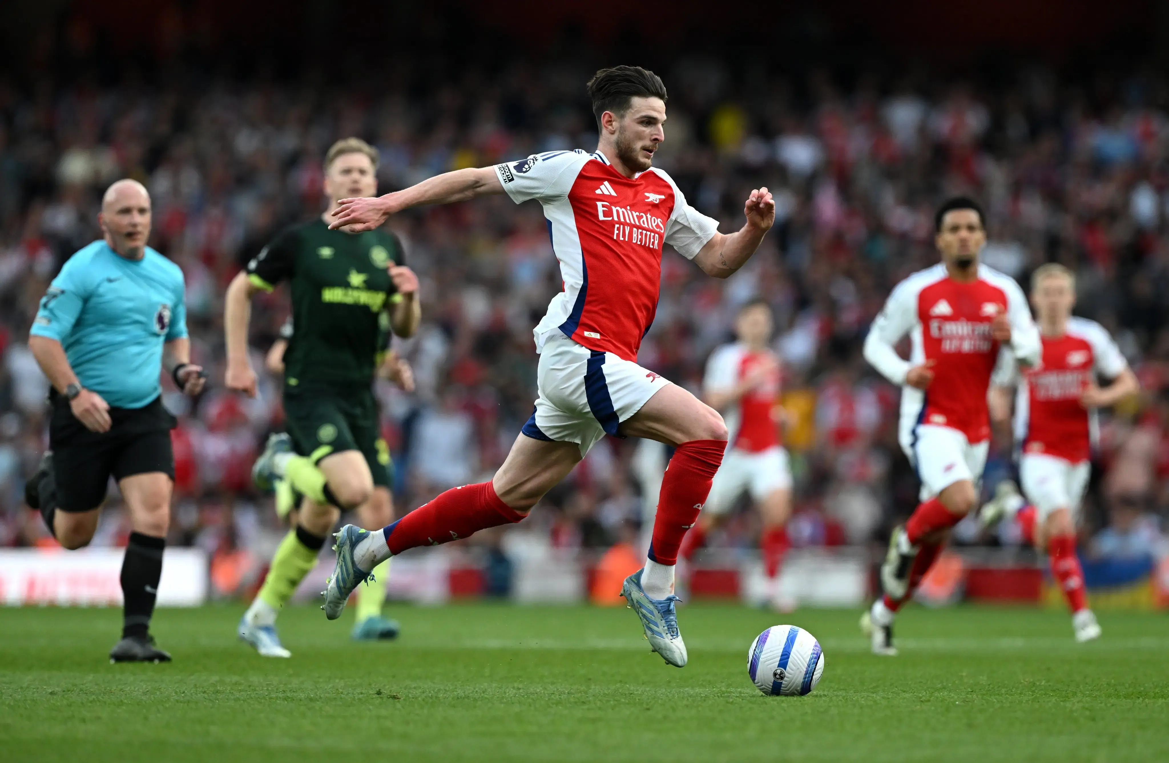 Premier League: Arsenal Shares Points with Brentford; Everton Secures Victory at Nottingham