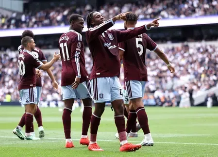 Aston Villa beat Tottenham 3-2: Manzambi, Jackson, Buendia fire first PL win