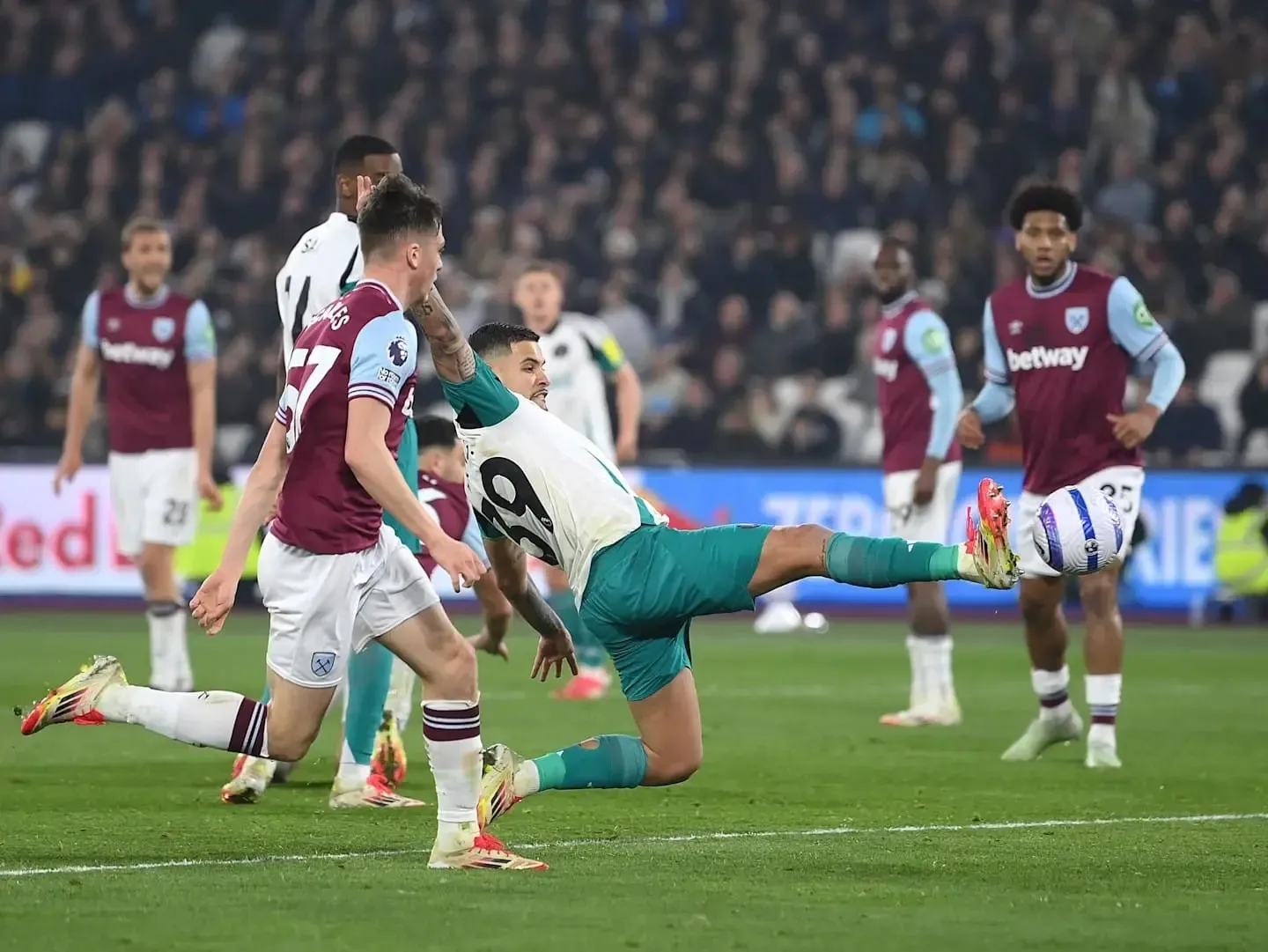 Premier League: Newcastle Triumph Over West Ham, Enter Top Six