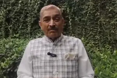प्रीमियम पेट्रोल कीमत वृद्धि पर भड़के प्रमोद तिवारी, कहा- ये मुनाफाखोरी है, कीमत वापस लें