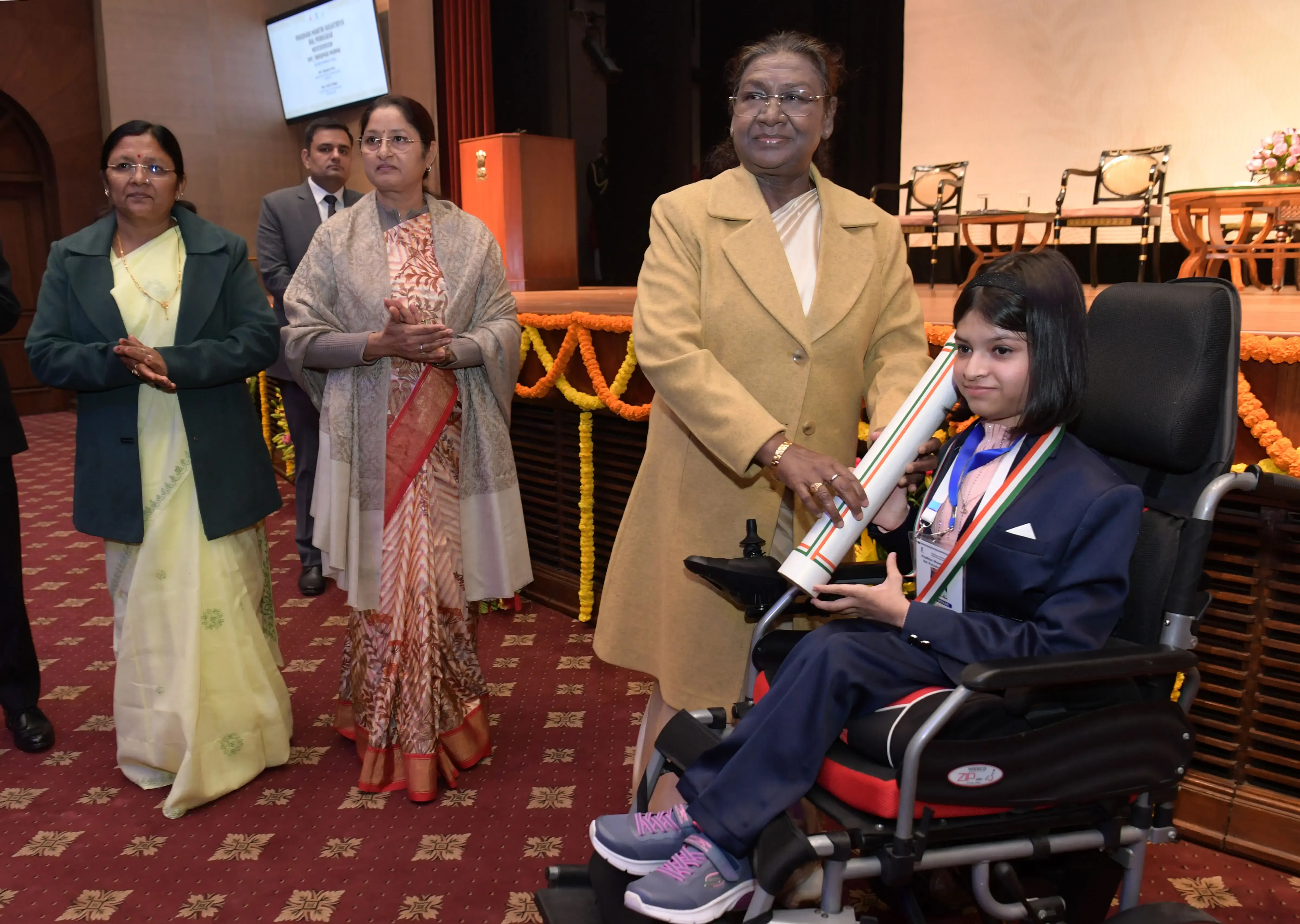 President Murmu Awards Pradhan Mantri Rashtriya Bal Puraskar to 17 Exceptional Youngsters