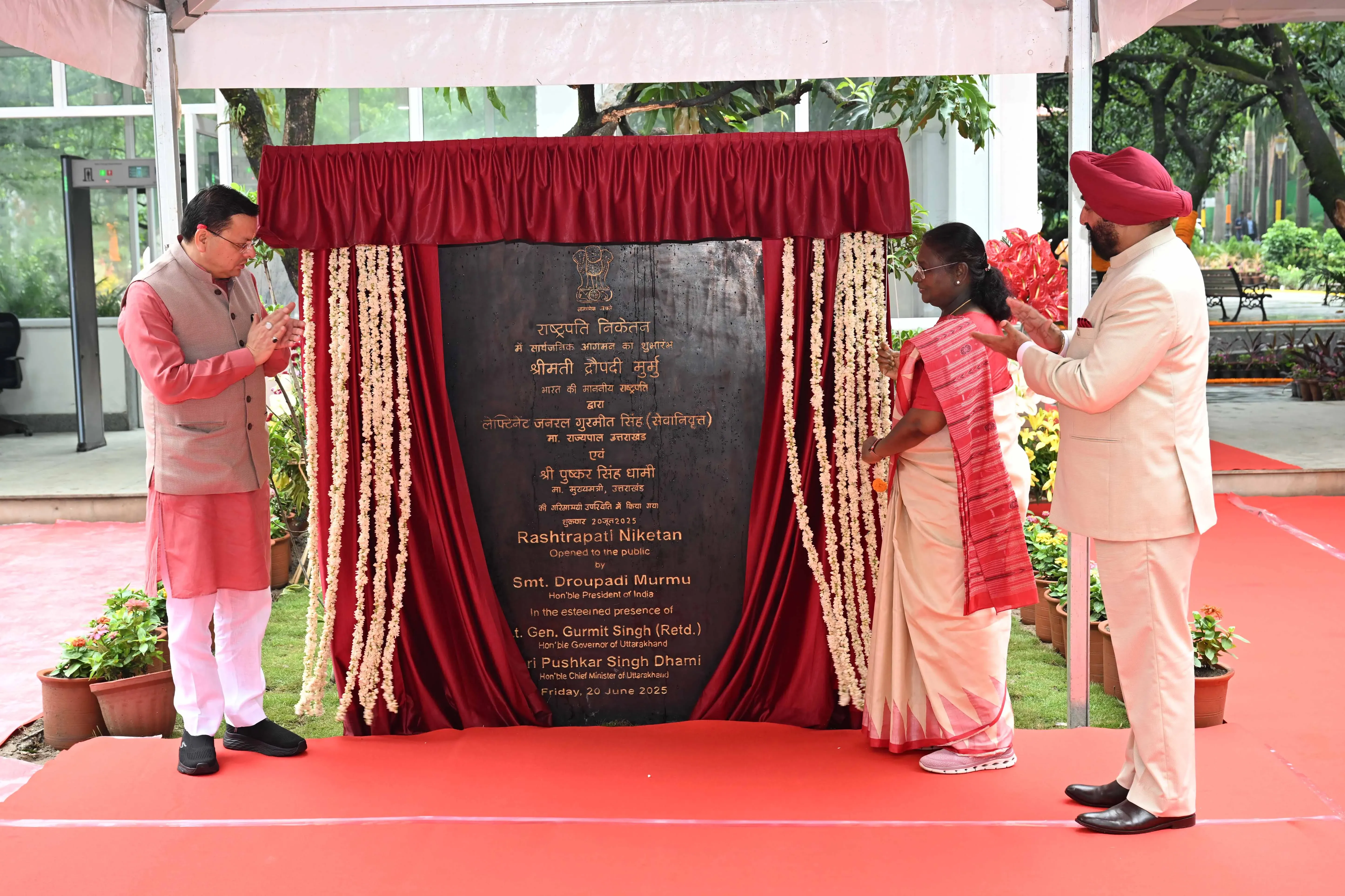 What Did President Murmu Unveil at Rashtrapati Tapovan and Rashtrapati Niketan in Dehradun?