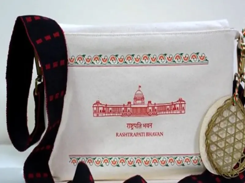 What Unique Invitation Did President Murmu Unveil for R-Day 'At Home'?