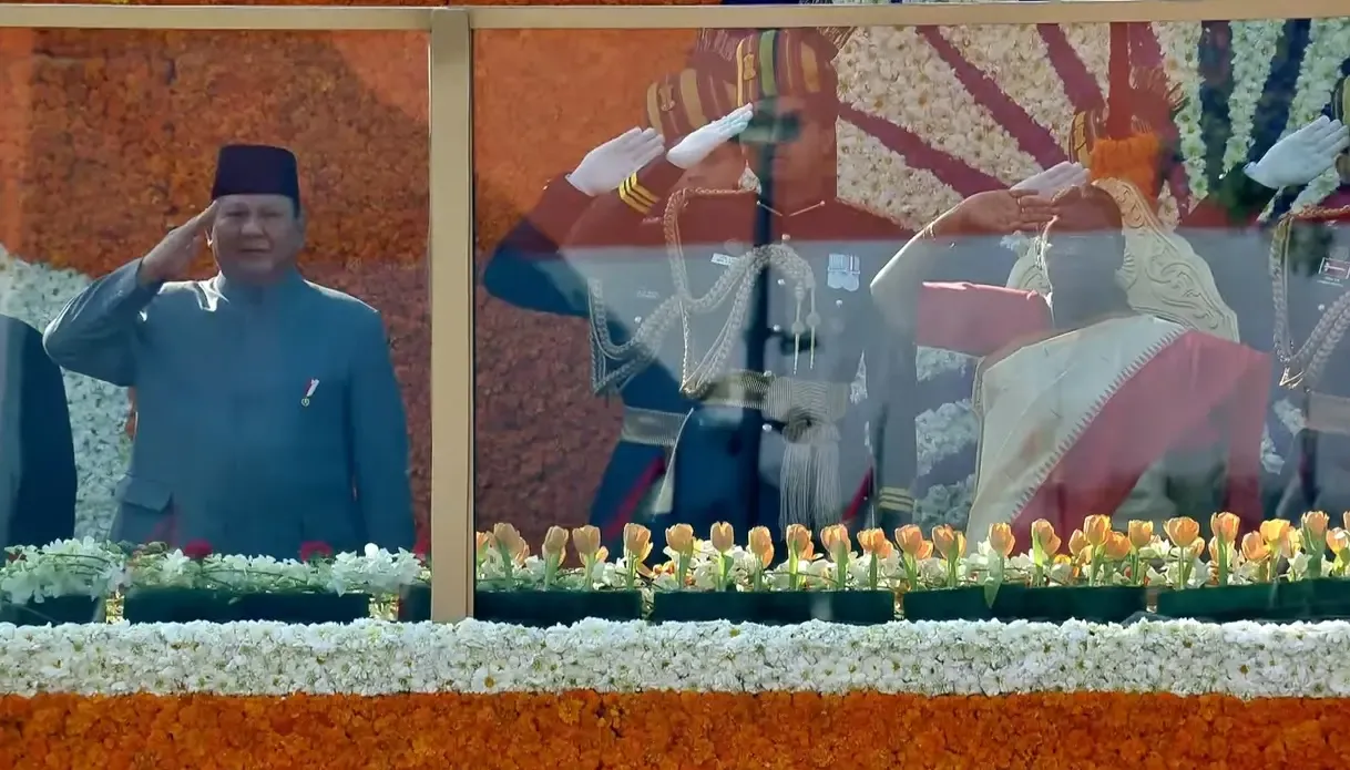 President Murmu Raises National Flag at Kartavya Path