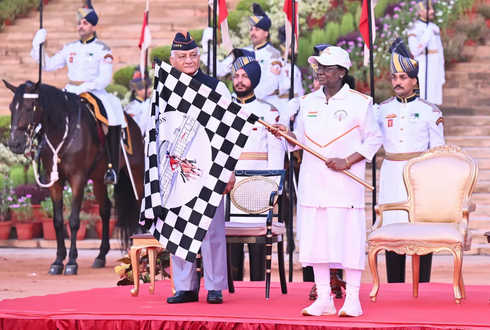 President Murmu flags off inaugural Soldierathon at Rashtrapati Bhavan, honouring 253-year PBG legacy