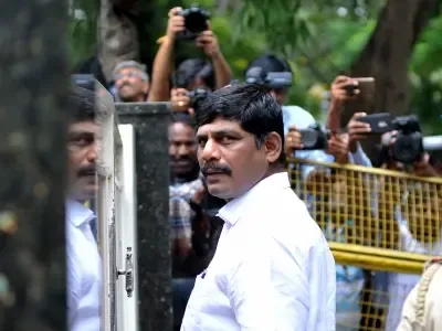 Is Priority Given to Outsiders in Congress, D.K. Suresh Asserts?