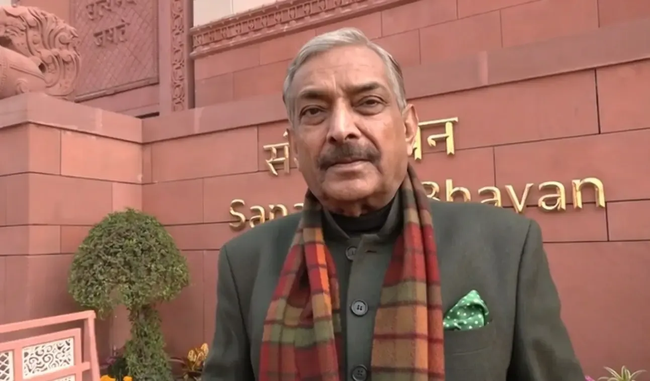 क्या पृथ्वीराज चव्हाण के बयान ने राजनीतिक घमासान को जन्म दिया? प्रमोद तिवारी का इंदिरा गांधी पर बयान