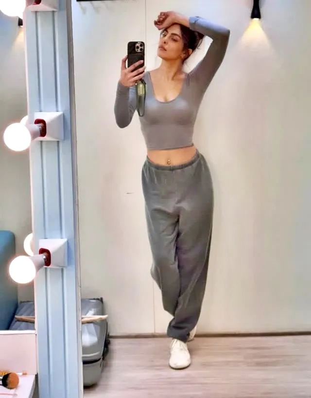 Priyanka Chopra Embraces Her Inner Urmila Matondkar