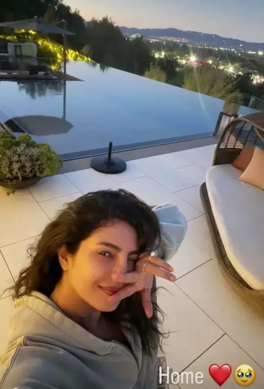 Did Priyanka Chopra Celebrate Her Homecoming with a Cute Selfie?