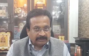 प्रियंका गांधी के 'गोमूत्र विशेषज्ञ' बयान पर देशभर के कुलपतियों का विरोध, IIT मद्रास निदेशक के अपमान पर शिक्षाविद एकजुट