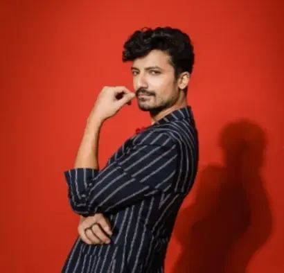 What Was Priyanshu Painyuli's Experience Working with Dhanush and Kriti Sanon in Aanand L Rai’s ‘Tere Ishk Mein’?