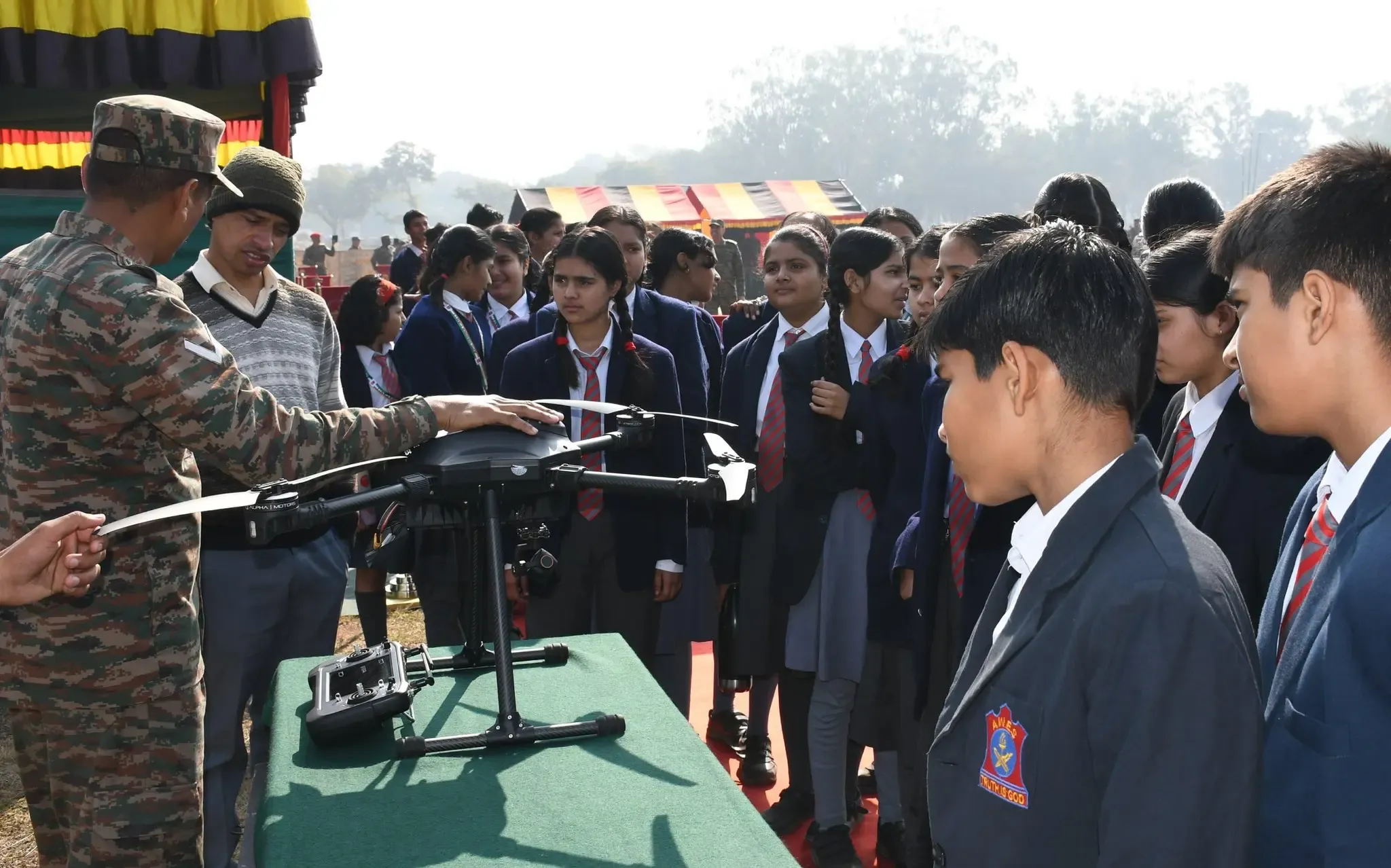 How did Project Veer Gatha achieve an impressive 1.92 crore student registrations?