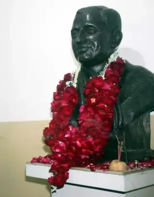 Who was Pt. Deendayal Upadhyaya - Proponent of Integral Humanism?