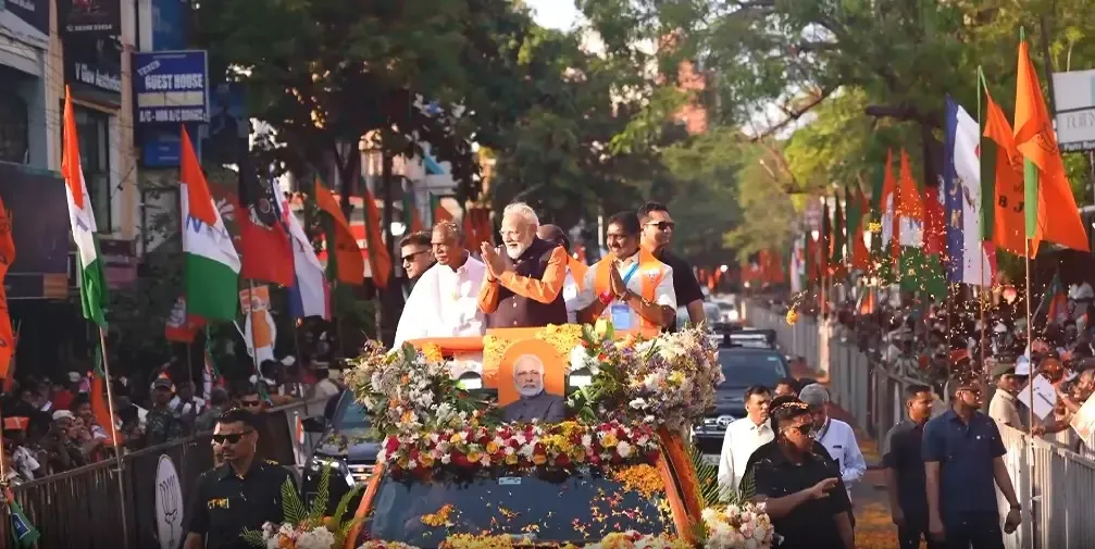 पुडुचेरी में पीएम मोदी का रोड शो: बच्चों की पहली प्रतिक्रिया और लोगों का उत्साह