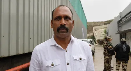 पुणे हादसे में 4 लोग रेस्क्यू, 16 लोग अभी भी फंसे हैं : पूर्व महापौर नितिन कालजे