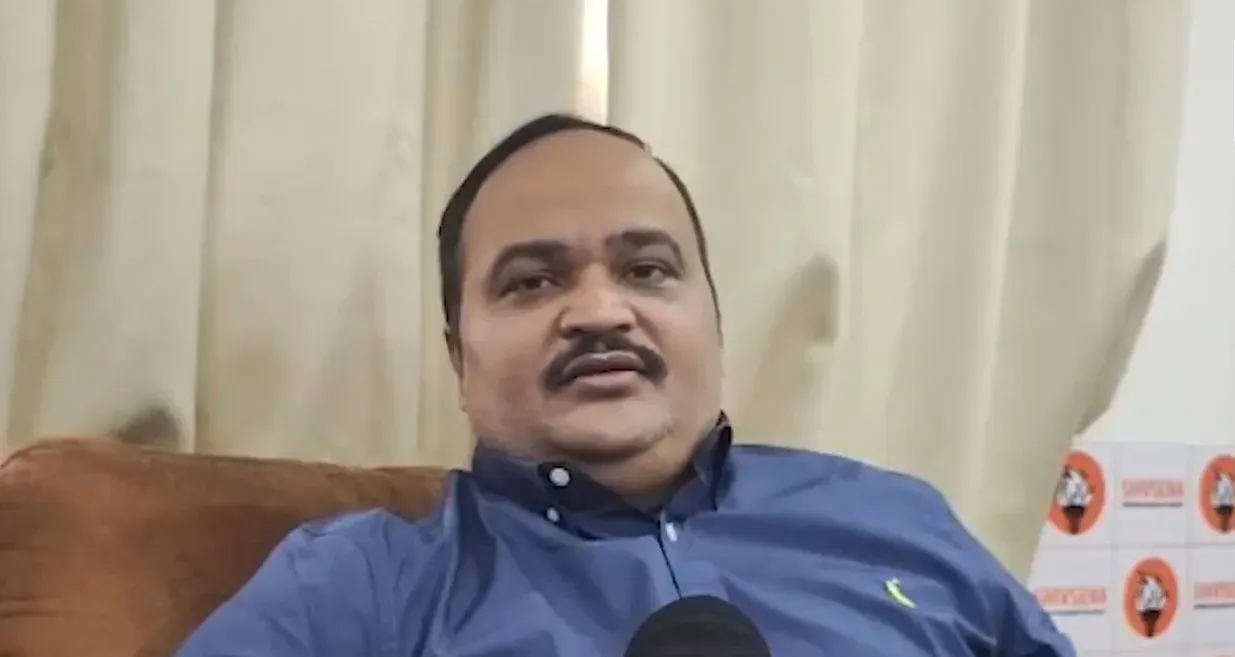 पिंपरी-चिंचवड जहरीली शराब कांड: 13 मौतें, शिवसेना (UBT) के आनंद दुबे बोले — महाराष्ट्र में कानून व्यवस्था ध्वस्त