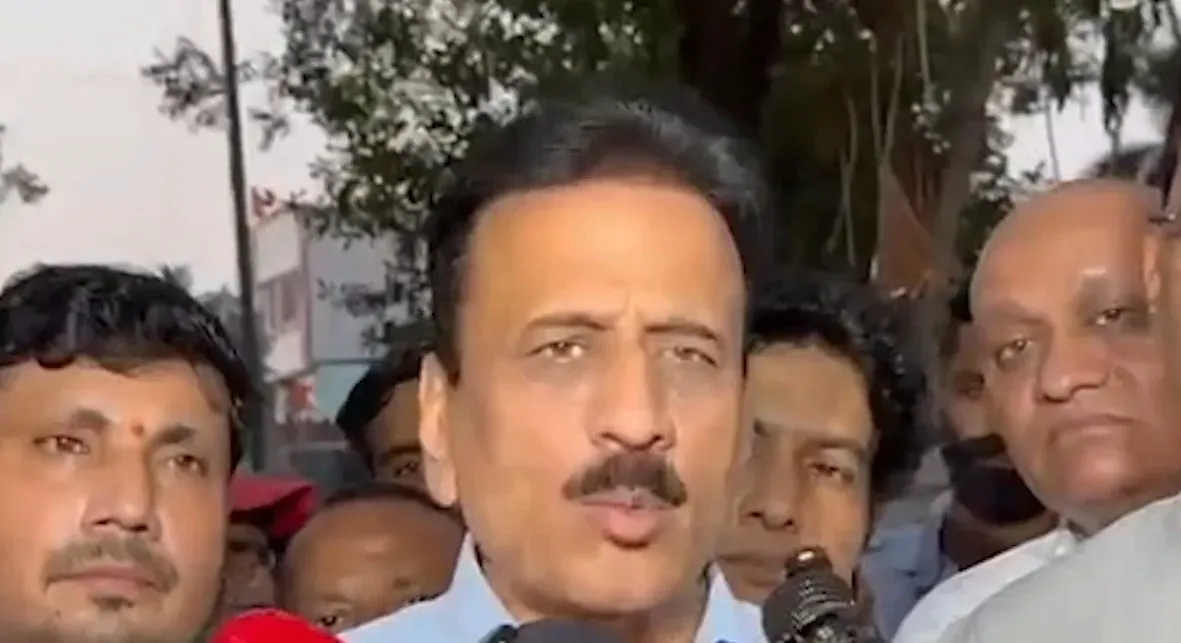 पुणे जहरीली शराब कांड: 17-18 मौतें, मंत्री गिरीश महाजन बोले — दोषियों पर होगी सख्त कार्रवाई