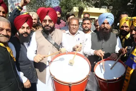 Why is Punjab AAP Protesting Against Congress Leader Bajwa?