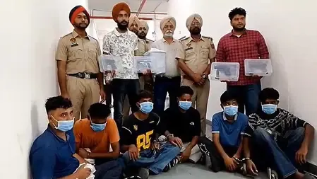 पंजाब : अमृतसर पुलिस की बड़ी कार्रवाई, 10 आरोपी गिरफ्तार, 12 हथियार, 4 किलो हेरोइन बरामद