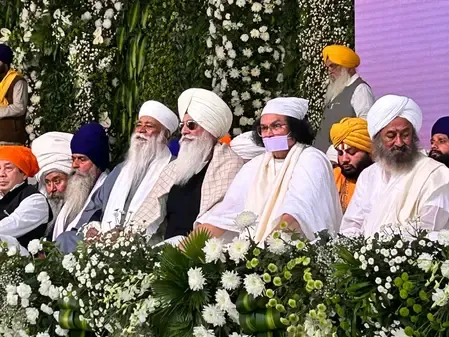 पंजाब: आनंदपुर साहिब सर्वधर्म एकता का प्रतीक बना, गुरु तेग बहादुर को श्रद्धांजलि अर्पित