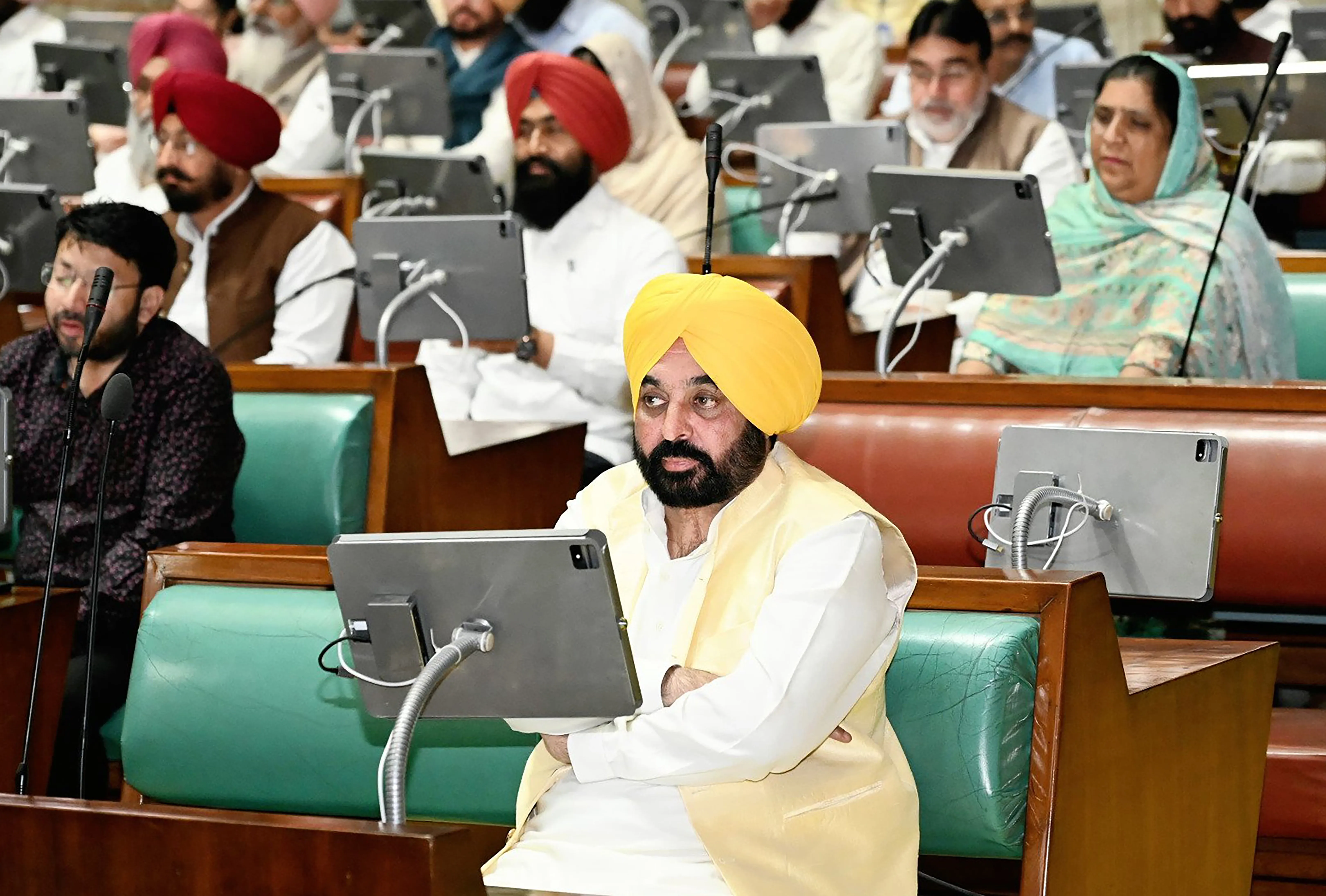 Did the Punjab Assembly Truly Unite Against CISF Deployment at BBMB Projects?