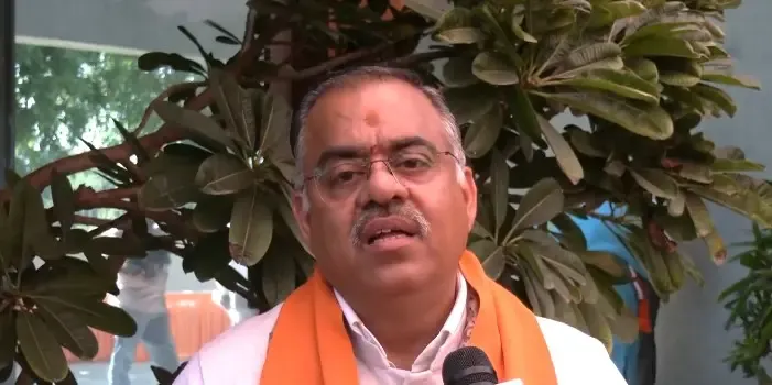 तरुण चुघ का हमला: पंजाब की बदहाली के लिए 'आप' दोषी, कांग्रेस 'एक्सपायर्ड इंजेक्शन' जैसी