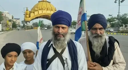 पंजाब में लैंड पूलिंग नीति के खिलाफ किसानों की मोटरसाइकिल रैली